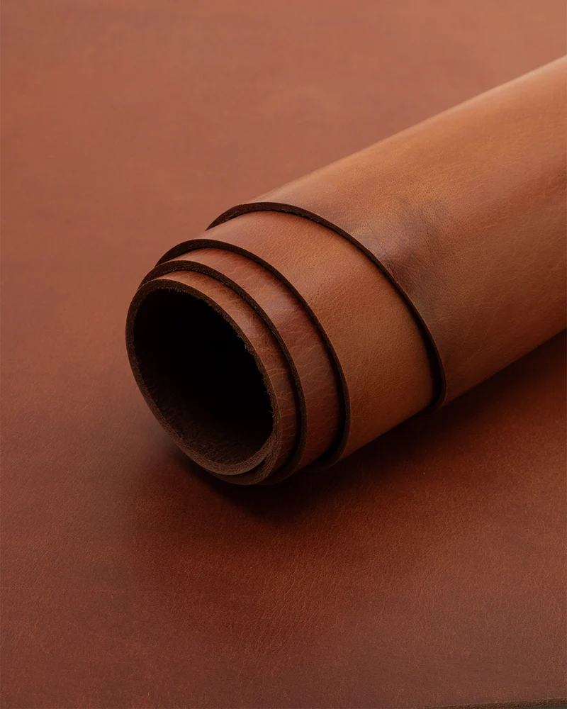 Austin Collection | Matte buffalo leather with a rustic edge and pull-up (0.9 mm - 1.1 mm)