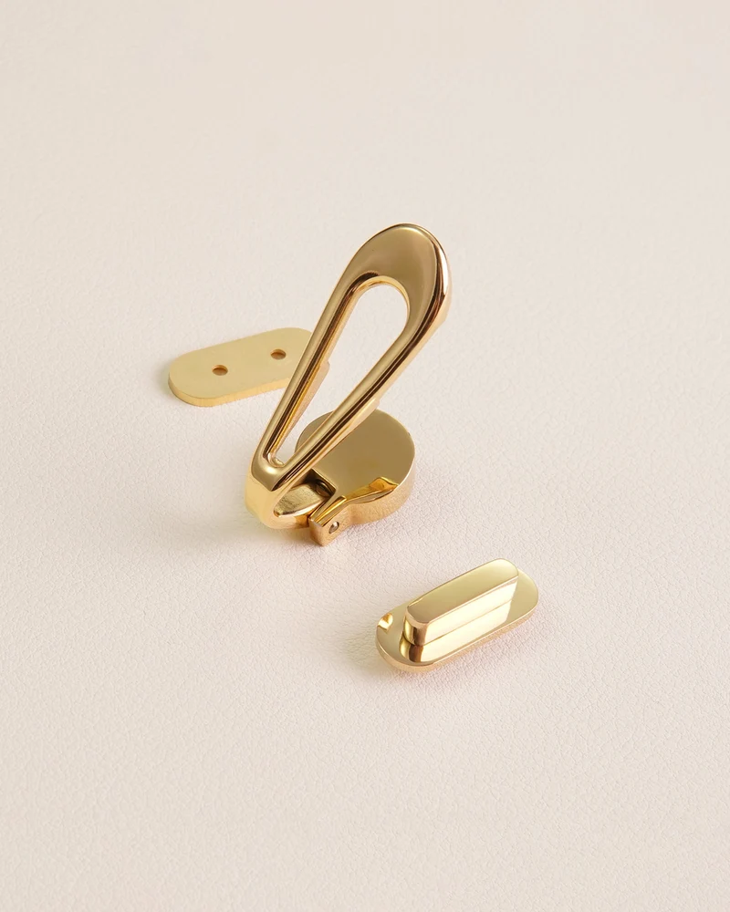 Stainless Steel Level Closure | Gold and Silver