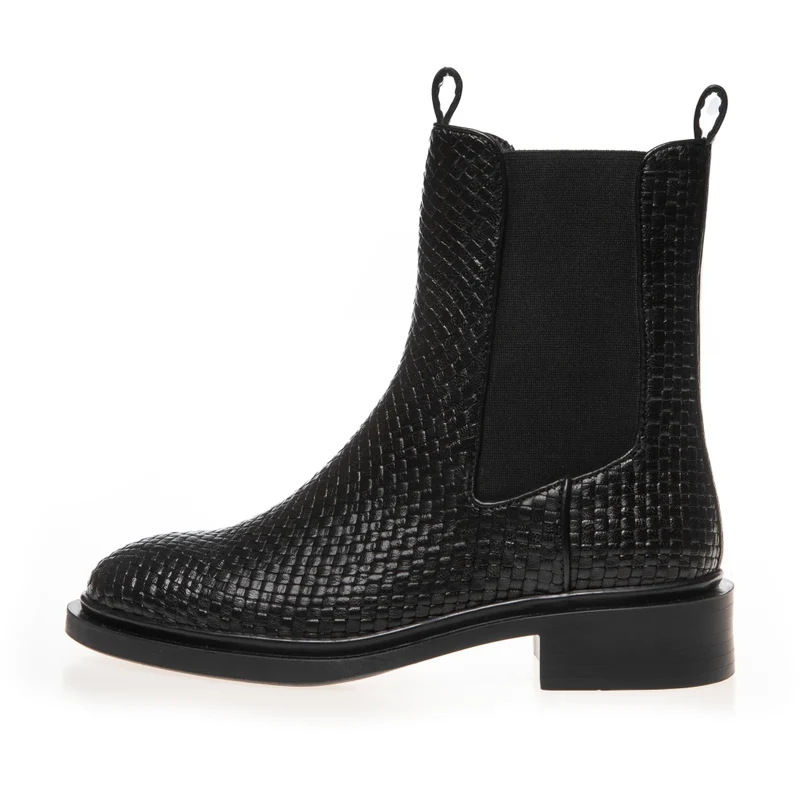 MOVEMENT - BLACK