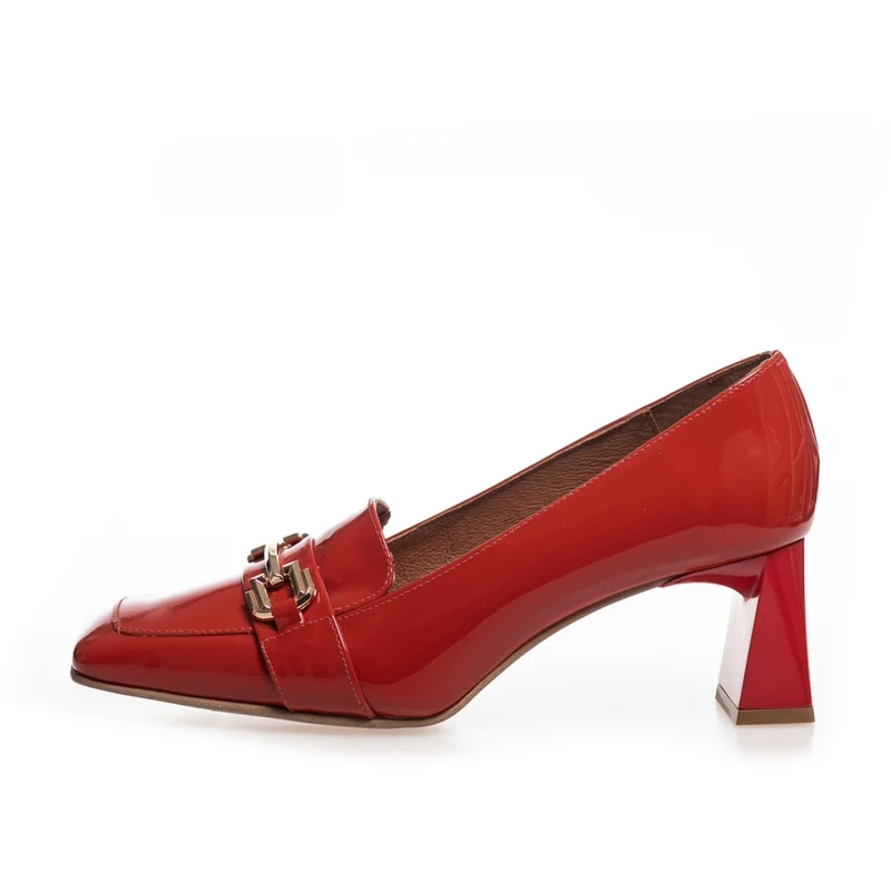 LONDON - Coral red