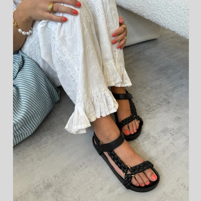 BEACH - BLACK