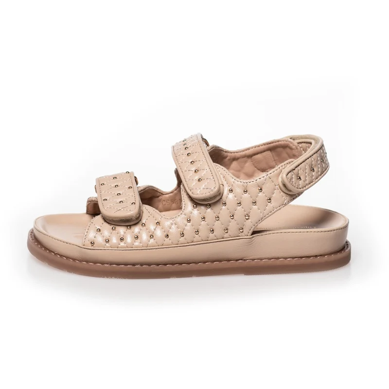 STUDS ON 22 - BEIGE
