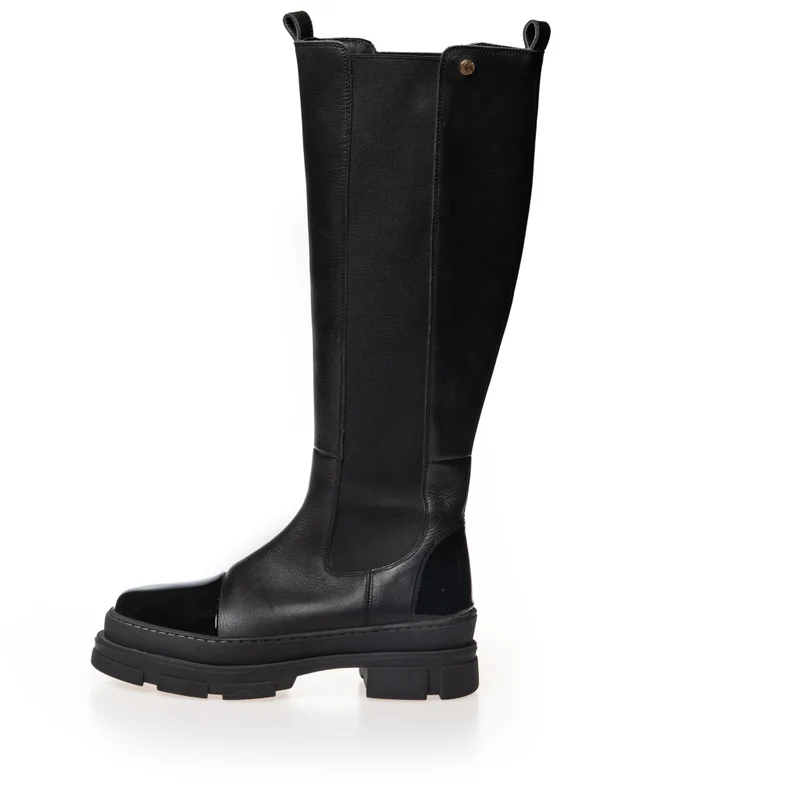 FOLLOW ME - Black patent