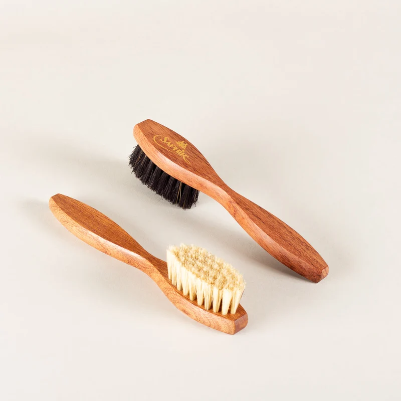 Applicator brush
