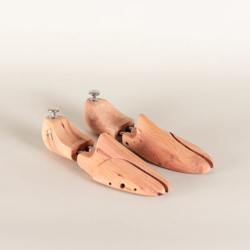 Cedar shoe trees