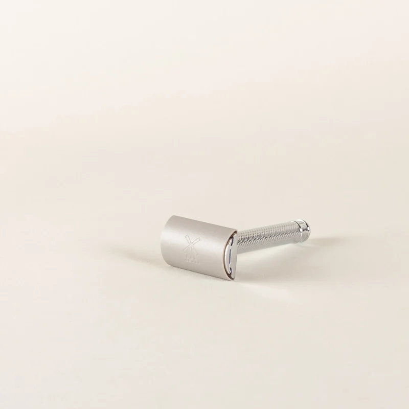 Safety razor blade guard