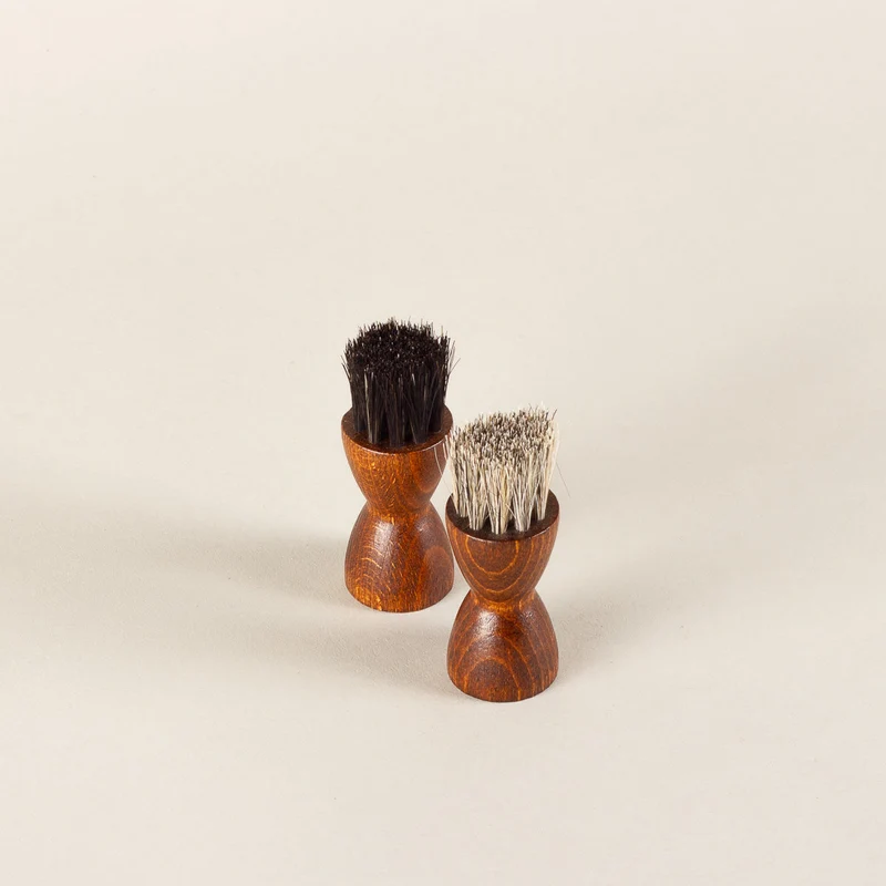 Round applicator brush