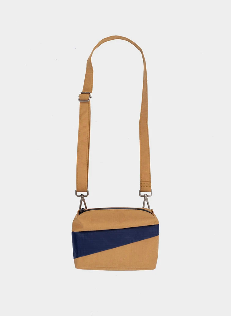 SUSAN BIJL The New Bum Bag Camel & Navy SMALL