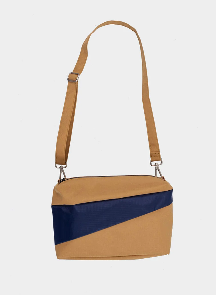 SUSAN BIJL The New Bum Bag Camel & Navy MEDIUM