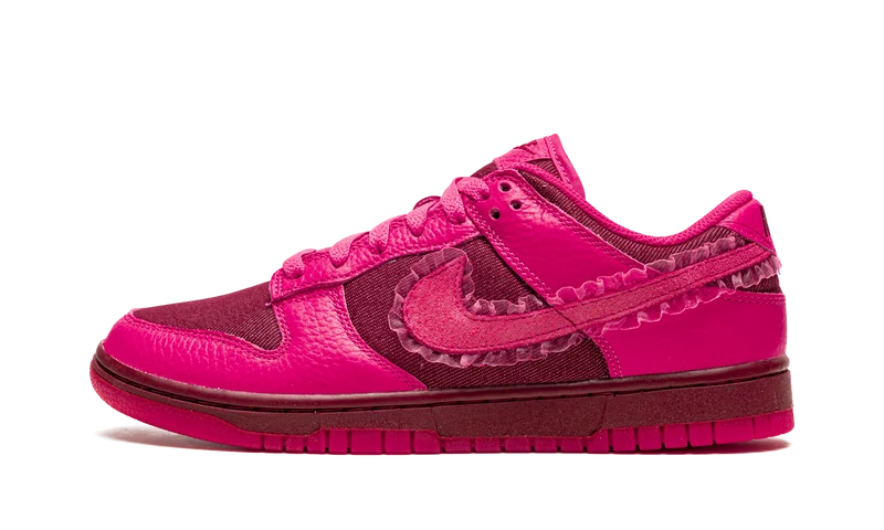 Nike Dunk Low Valentine's Day (2022)