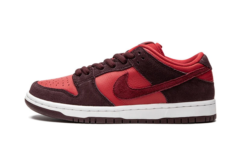 Nike SB Dunk Low Cherry